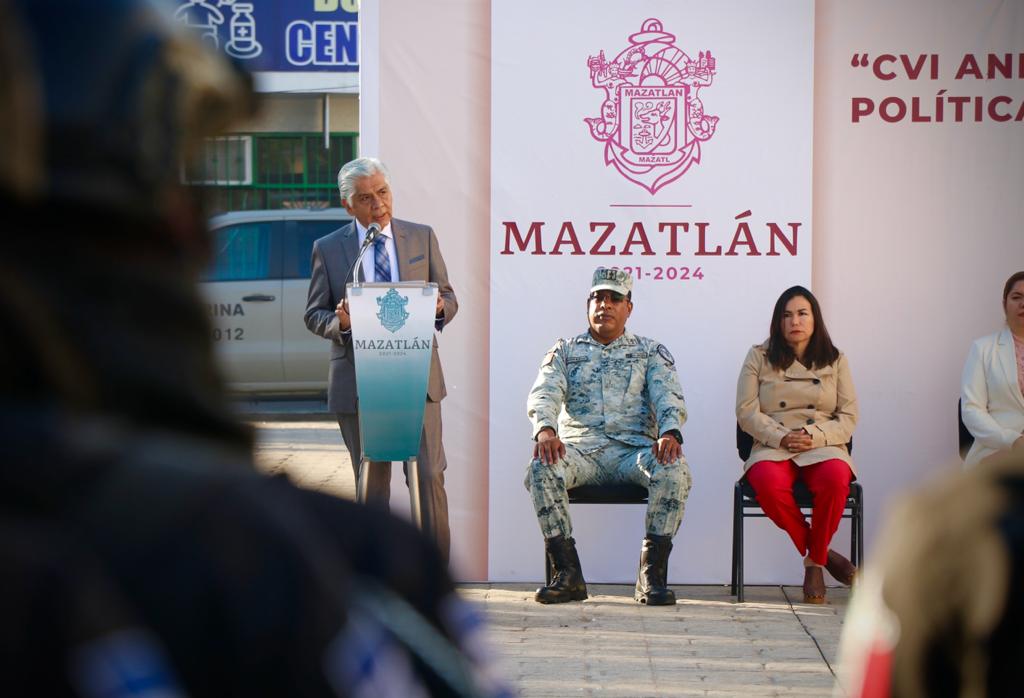 Funcionarios del Gobierno Municipal conmemoran el 106 aniversario de promulgación de la Constitución Mexicana