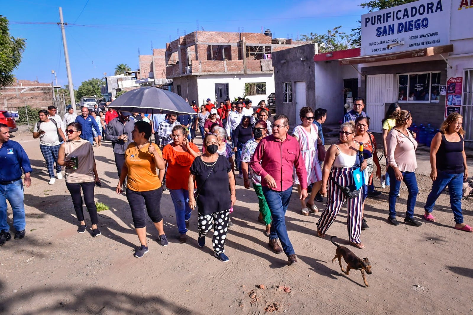 “Es lo que la gente necesita, un acercamiento con el Alcalde”; vecinos de Montebello reciben a Edgar González.